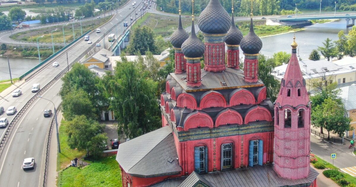 А вы знали, что один из самых узнаваемых храмов Ярославля одновременно является…
