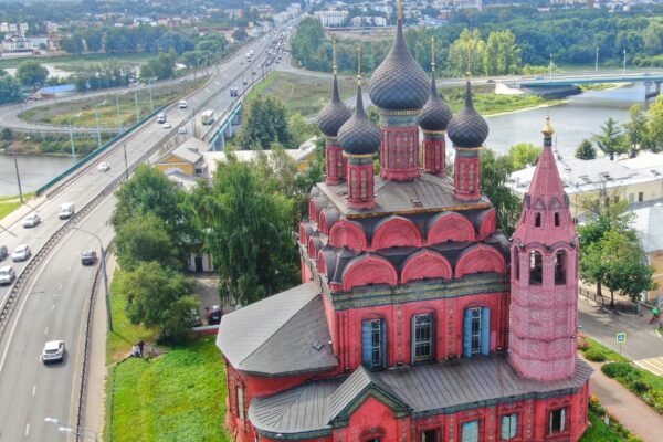 А вы знали, что один из самых узнаваемых храмов Ярославля одновременно является…
