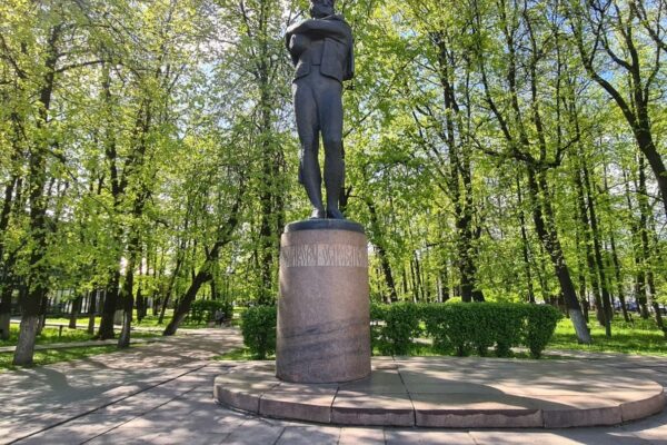 История памятника Фёдору Волкову