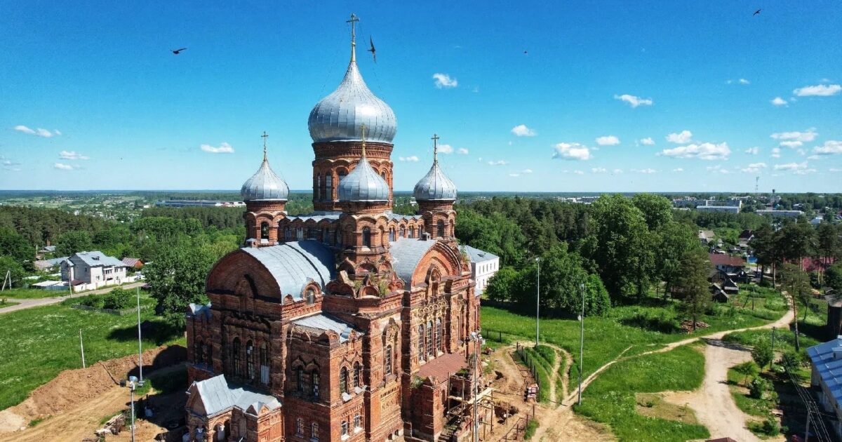 Все началось с одной монахини, нескольких деревянных построек и огромного желания создать женскую обитель.
